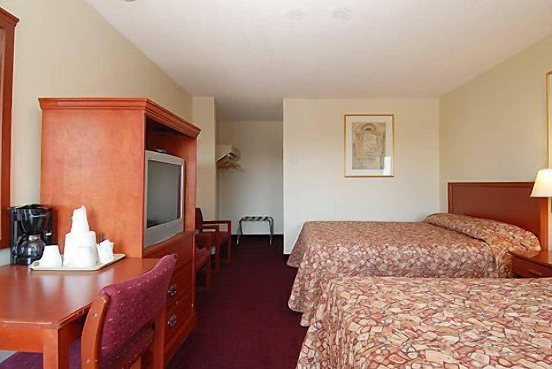 Niagara Lodge & Suites Room photo